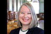 Headshot of Lisa Janicke Hinchlifee in a library.