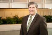 Photo of University of Illinois at Urbana-Champaign law professor Robert M. Lawless, a leading consumer credit and bankruptcy expert.