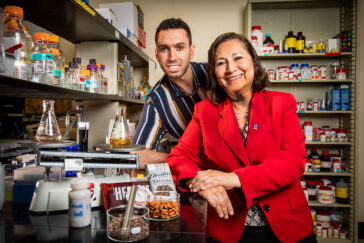 Photo of food science professor Elvira Gonzalez de Mejia and graduate student Miguel Rebello-Hernanz