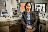 Illinois professor Pinshane Huang received a 2017 Packard Fellowship.