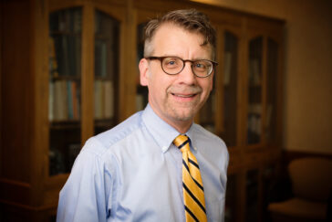 U. of I. advertising professor John Wirtz found that sex doesn’t sell in advertising the way many assume it does.