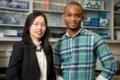 Illinois psychology professor Nu-Chu Liang and graduate student Nnamdi Nelson study the relationship between food and alcohol intake.
