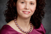 Kelly Tappenden has been named Distinguished Teacher-Scholar for 2011-12. Her lecture series, "Enhancing Teaching: Achieving More With Less," begins at noon Oct. 20 in Illini Union Rooms A and B.