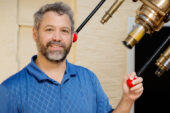 image of professor Leslie Looney