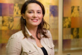 New studies by social work professor Venera Bekteshi explore the contextual factors that contribute to acculturative stress and emotional distress among immigrant Latinas in the U.S.
