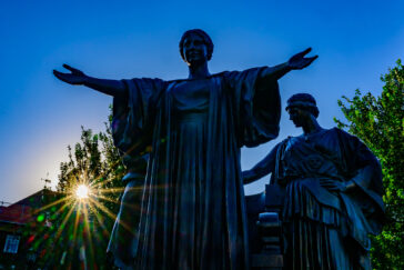 The U.S. Department of State’s Bureau of Educational and Cultural Affairs recognized Illinois for the 400 students who have received awards from the Benjamin A. Gilman International Scholarship Program over the past 25 years. Photo by Fred Zwicky
